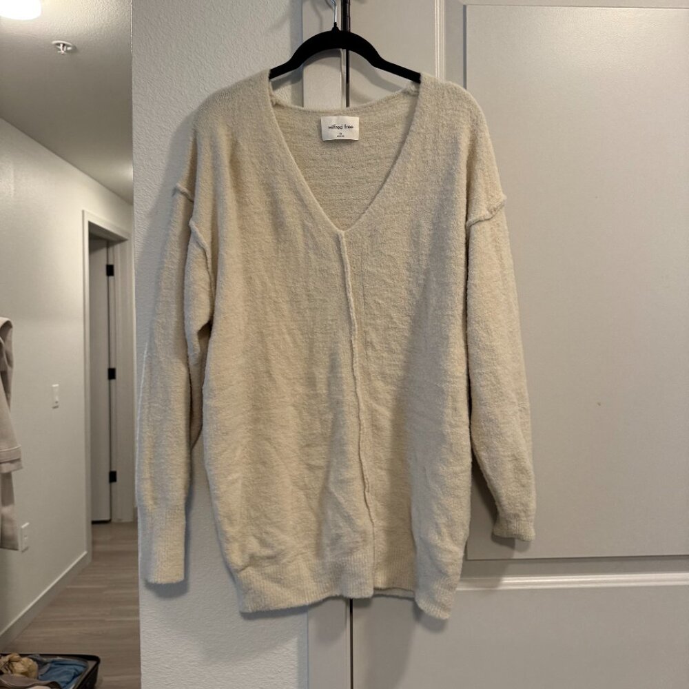 Aritzia Wilfred Free Hush Knit V-Neck Sweater. - Picture 2 of 6